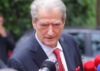 Cilin kandidat do të preferojë PD? Berisha thirr stilin e ngushtë të kryesisë: Ka disa emra që më kanë dërguar mesazhe.