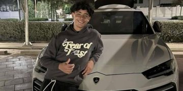Cristiano Ronaldo Jr. merr Lamborghini-n e tij të parë në moshën 15 vjeçare!