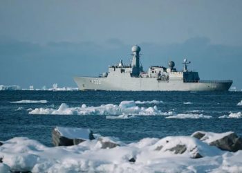 Danimarka investon miliarda dollarë për të forcuar mbrojtjen e Arktikut me anije, avionë dhe infrastrukturë të re.