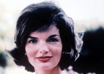 Dashuria e fshehtë e Jackie Kennedy me një nga closest advisors të presidentit amerikan, zbulohet përmes dokumenteve të papublikuara.