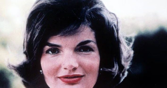 Dashuria e fshehtë e Jackie Kennedy me një nga closest advisors të presidentit amerikan, zbulohet përmes dokumenteve të papublikuara.