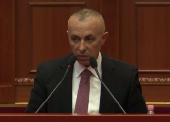 “Deputeti i PD reagon pas përplasjeve me Peleshin: Nuk do më shihni ndonjëherë duke u përplasur, vij nga lista të hapura dhe nuk veproj sipas skenarëve”