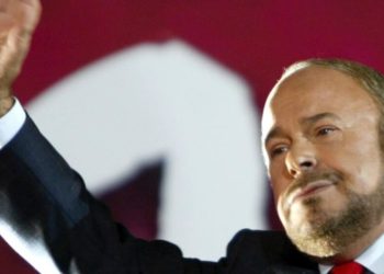 Deputeti socialist Erion Braçe reagon pas ndarjes nga jeta të Fatos Nanos: Njeriu që riktheu të majtën shqiptare, prehu në paqe.