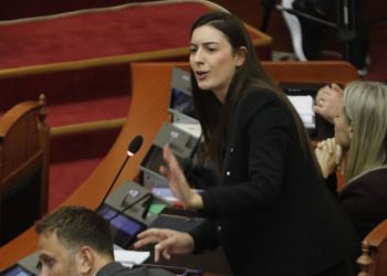 Deputetja Zegjine Çaushi kritikon opozitën: Mos përdorni gjuhë vulgare në Kuvend