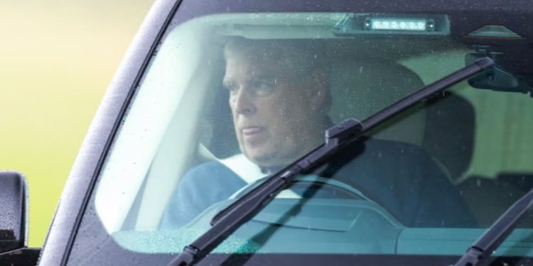 Deputetja britanike kërkon sqarime mbi të ardhurat e Princit Andrew pas pagesës prej 12 milionë paund për gjyqin.