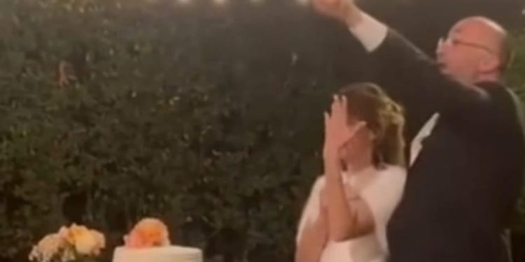 Dhëndri injoron nusen dhe feston golin e De Bruyne ndaj Interit gjatë ceremonisë së martesës.