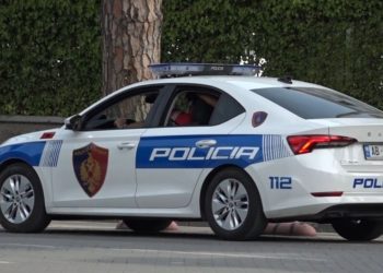 Dhunë, përdorimi i mjetit në gjendje të dehur dhe mosrespektimi i autoritetit të policisë, disa persona të arrestuar dhe të proceduar në Tiranë.