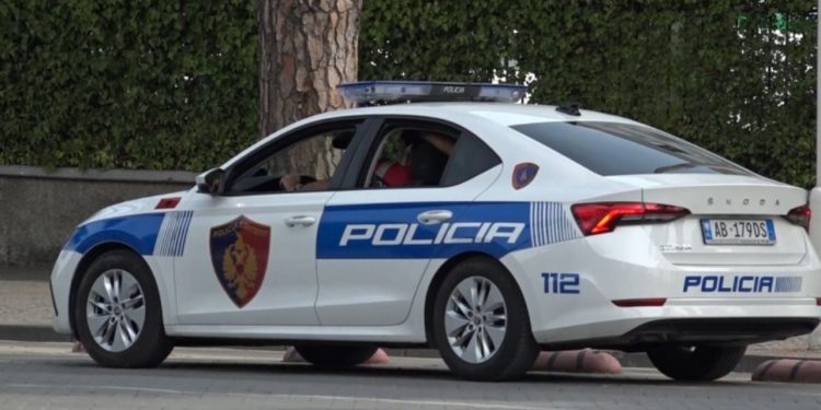 Dhunë, përdorimi i mjetit në gjendje të dehur dhe mosrespektimi i autoritetit të policisë, disa persona të arrestuar dhe të proceduar në Tiranë.