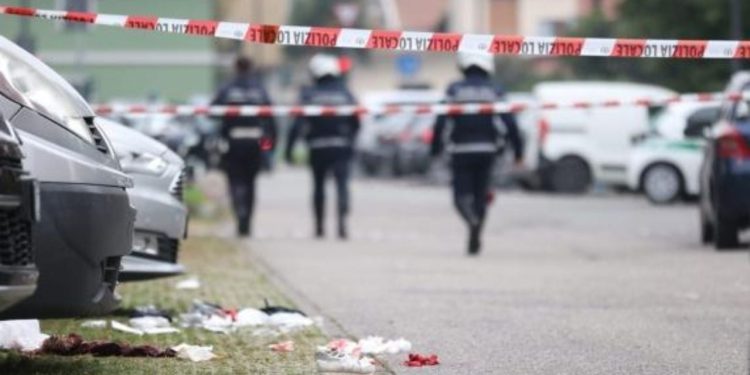 Disa javë e kishte ndjekur, burri vret ish-bashkëshorten në Itali, e godet me thikë në fytyrë dhe largohet.