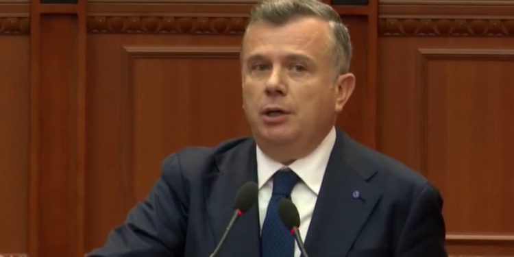 Diskutimi mbi procedurën e votimit për shkarkimin e Peleshit/ Balla ndaj demokratëve: Erdhët me 36 deputetë dhe u larguat me 10. Informoni kryetarin tuaj të mos shfaqet në TV dhe…