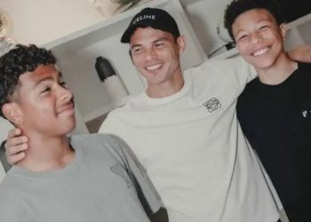 Djali i Thiago Silvës bashkohet me ekipin kombëtar për herë të parë, por nuk do të përfaqësojë Brazilin.