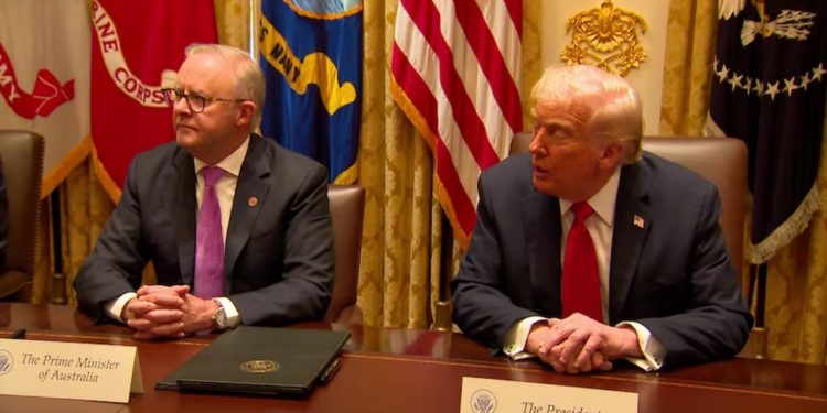 Donald Trump shpreh mosdakordësinë e tij, ndërsa kryeministri australian ofron mbështetje të qartë për ambasadorin e tij në SHBA.