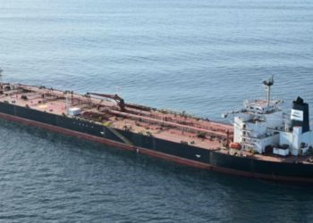 Dronët mbi Danimarkë, autoritetet franceze bllokojnë një cisternë ruse.