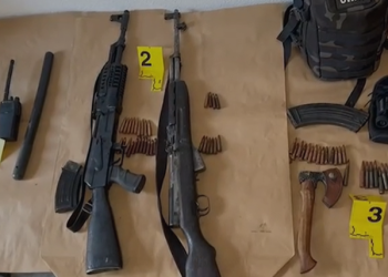 Dy të arrestuar në Tropojë: Qarkullonin të armatosur dhe me radiokomunikatorë si policia