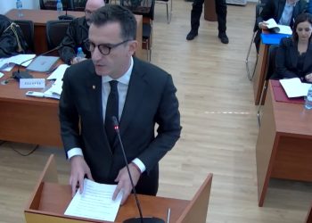 E PLOTË/ “Zoti i falë bashkëpunëtorët e mi”, Veliaj në Kushtetuese: U shkarkova për shkak të mungesës së paraqitjes në punë, më dëbuan ata që dëshironin të më shihnin të arrestuar.