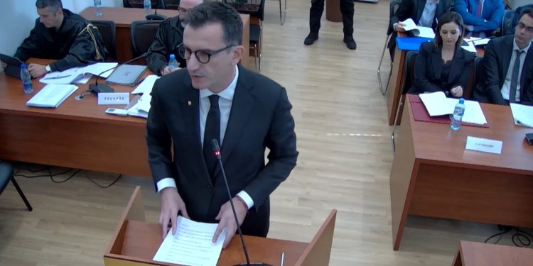 E PLOTË/ “Zoti i falë bashkëpunëtorët e mi”, Veliaj në Kushtetuese: U shkarkova për shkak të mungesës së paraqitjes në punë, më dëbuan ata që dëshironin të më shihnin të arrestuar.