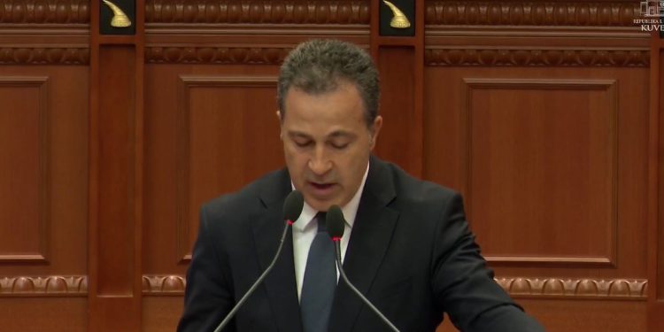 “E kemi kthyer Kuvendin nga një forum demokratik në një arenë konflikti”, thotë Peleshi: Nevojitet një transformim thelbësor në kulturën parlamentare.