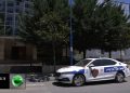 E mitura në Tiranë, pas kërcënimeve nga një i burgosur, dëmtohet vetë me thikë dhe godet përfaqësuesen e policisë.