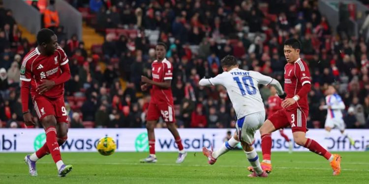 EFL Cup: Liverpooli përjeton humbje të turpshme, “Reds” bien me tre gola nga Crystal Palace, duke humbur mundësinë për trofeun e parë të sezonit. Arsenal, Chelsea dhe City kalojnë përpara.