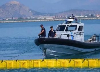 EMRI/ Gjeten 80 kg drogë në gomonen e fundosur nga Shqipëria. Arrestohet “Çimoni”, realizohen kontrolle në Sarandë