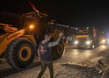 Egjipti dhe Kryqi i Kuq unifikohet në përpjekjet për të gjetur trupat e pengjeve në Gaza.