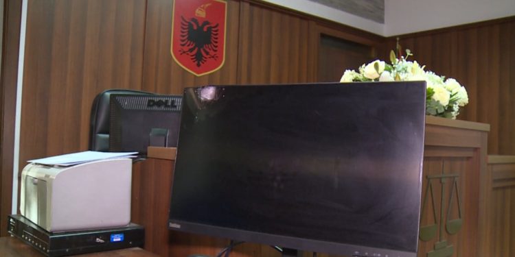 Ekskluzive: Eksperiment mbi sigurinë e SPAK dhe GJKKO, Garda teston masat mbrojtëse pas vrasjes së gjyqtarit Astrit Kalaja.