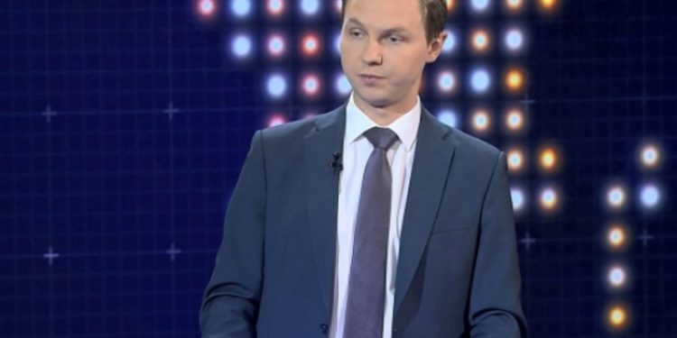 Eksperti rus Yushkov deklaron se sanksionet e SHBA-së nuk do të pengojnë eksportet e naftës nga Rusia, pasi India dhe Kina do të vazhdojnë të blejnë këtë produkt.