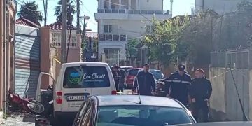 Eksploziv në Shkodër: Makina shpërthen sapo ndizet, plagoset punonjësi i Tatimeve 38-vjeçar.