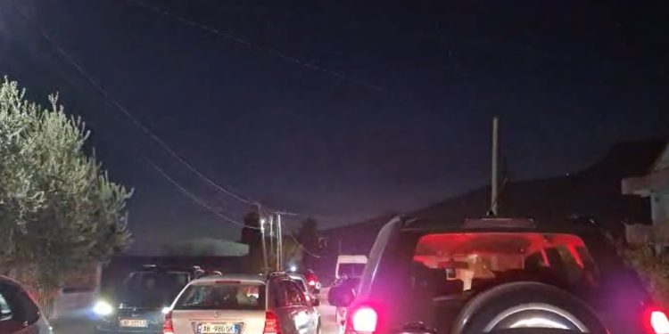 Elbasani ndalet çdo të diel, 6 kilometra për dy orë, torturë për shoferët