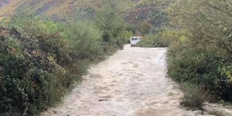 Fierza fillon të mbushet, qyteti i vjetër zhytet sërish nën ujë.