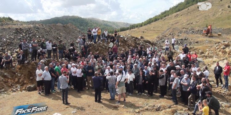 Fiks Fare: Banorët e Martaneshit në protestë kundër firmës së HEC-it, akuzojnë për devijimin e ujërave nga Mati në Drin: “Na morën ujin, na morën jetën”