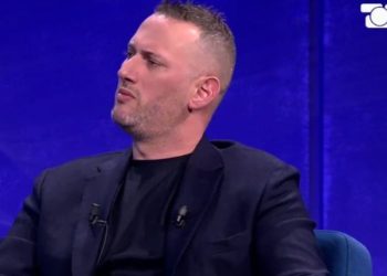 Florjan Binaj, kandidat për bashkinë e Tiranës, fton qytetarët për unitet: Të mendojmë për fëmijët tanë kur të votojmë.