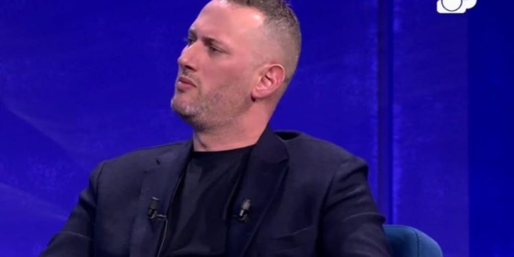 Florjan Binaj, kandidat për bashkinë e Tiranës, fton qytetarët për unitet: Të mendojmë për fëmijët tanë kur të votojmë.