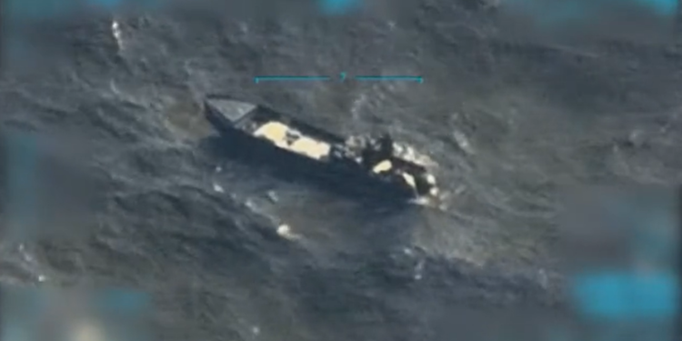 Forcat amerikane sulmojnë një anije të dyshuar për trafik droge në bregdetin e Venezuelës, gjashtë të vdekur.