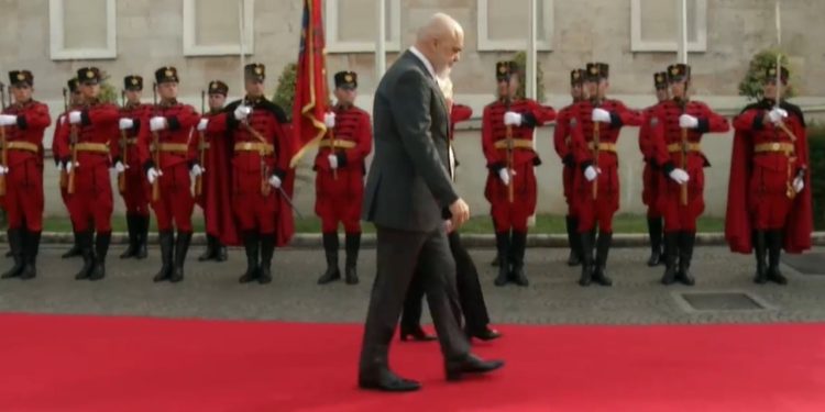 Forumi i Investimeve BE-Ballkani Perëndimor: Ursula von der Leyen do të pritet me një ceremoni zyrtare nga Rama