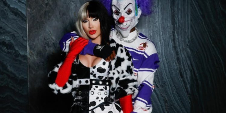 Foto/ Ylli i Realit shënon “Halloween”-in, por nuk e njohin askush për kostumin e tij të frikshëm.