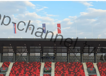 Foto+Video/ Veprimi i papranueshëm i serbëve, mungon flamuri shqiptar në stadiumin e Leskovcit