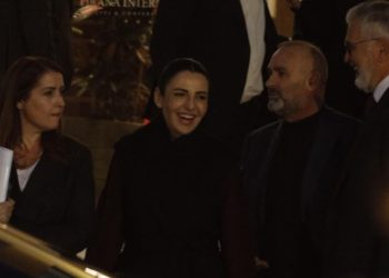 Fotot: Mbyllet mbledhja e PS, deputetët dhe ministrat dalin të lumtur pas shpërndarjes së detyrave.