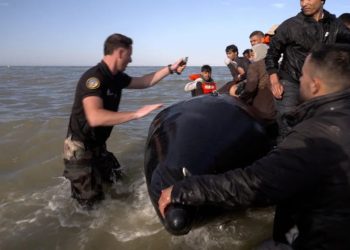 Franca heq dorë nga angazhimi për ndalimin e gomonëve të emigrantëve të paligjshëm