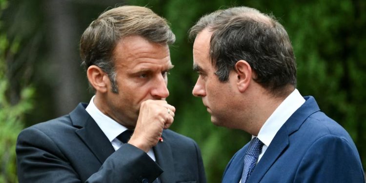 Franca ka mundësinë të evitojë zgjedhjet e parakohshme, ndërsa Macron pritet të emërojë kryeministrin e ri në një afat prej 48 orësh.