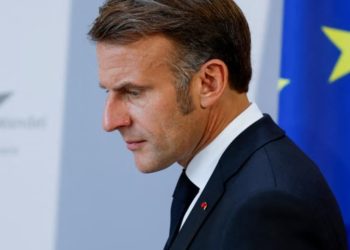 Franca përballë një krize të thellë politike, Macron në situatë presioni: Zgjedh dorëheqjen ose shpall zgjedhje të reja.