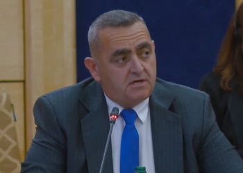 Fredi Beleri përdor greqishte në Tiranë/ Rëndësi për Shqipërinë në mbledhjen e Stabilizim-Asociimit, kërkon një universitet grek dhe shpreh shqetësime për lirinë e fesë.