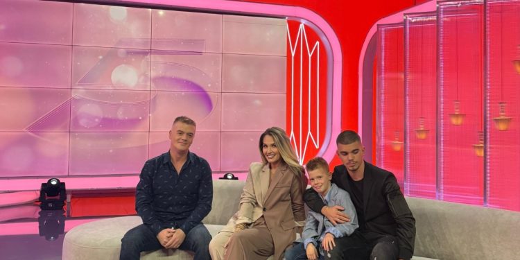 Ftesë në 5/ Marin Orhanasi: Emri i djalit është vendosur nga Elvis Naci për shkak se…