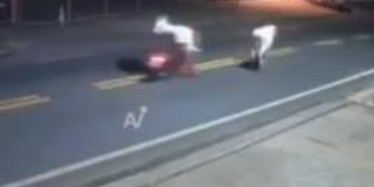 Futbollisti në Brazil humb jetën pas një aksidenti rrugor me një lopë.