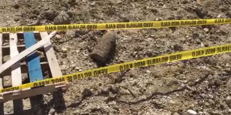 Gjejmë një predhë ushtarake në Postribë, policia dhe forcat e specializuara të Ushtrisë në terren.