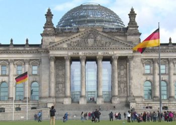 “Gjermania anuluar dyshtetësinë”, CDU/CSU: Tërheqje e pasaportës për ata që rrezikojnë vlerat kushtetuese