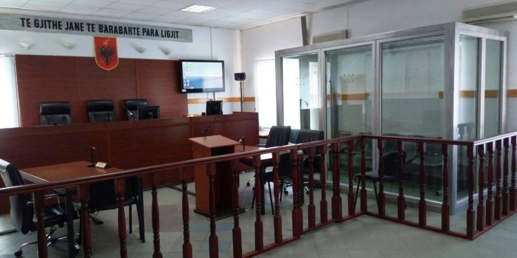 Gjykata e Durrësit ndalon zhvillimin e seancave për dy ditë në nder të gjyqtarit Astrit Kalaja.