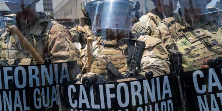 Gjykatësi federal vendos një ndalim të përkohshëm për dërgimin e Gardës Kombëtare në Portland, duke i bërë sfidë politikës së Trump-it.