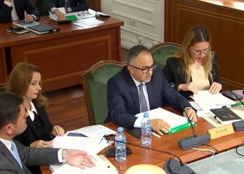 “Gjyqësori përbën kulmin e problemit”/ Deklarata e kryetarit të KLGJ në komision: Po ashtu kam përjetuar humbjen e babait në detyrë