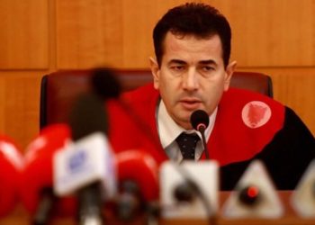 Gjyqtari i parë i dënuar nga GJKKO, vendimi për ish-kreun e Kushtetueses anulohet nga Gjykata e Lartë, dosja e Bashkim Dedjas kthehet për rishqyrtim.